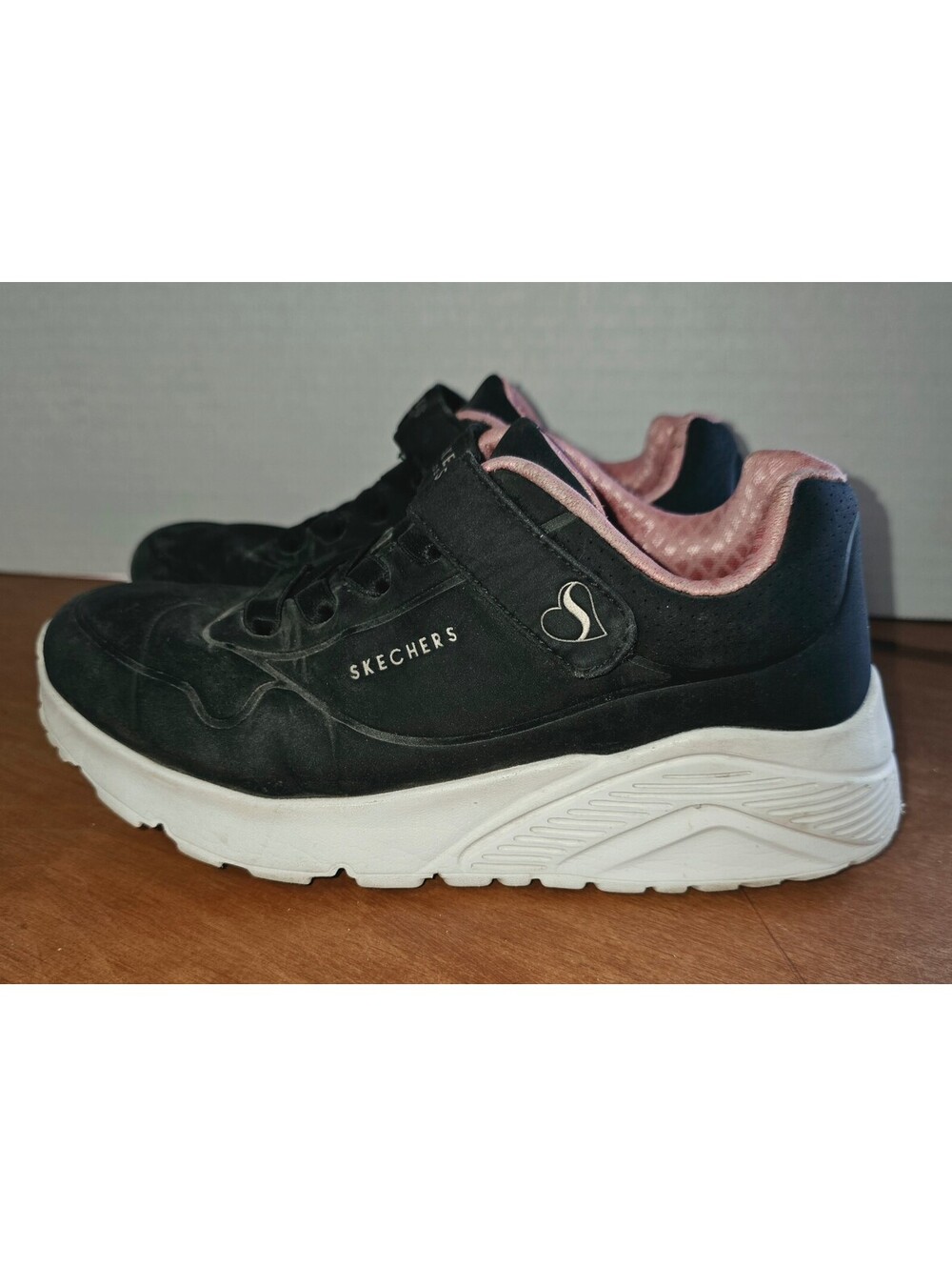 Girls black and rose gold Skechers size 2